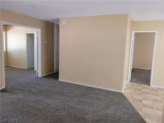 Photo #2: 2336033 Listing 