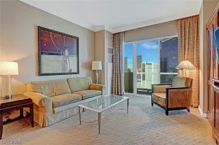 Photo #4: 2336039 Listing 