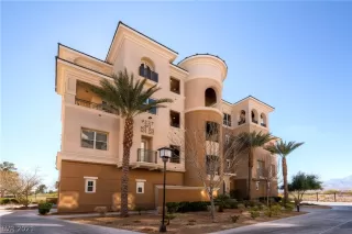 Photo #1: 2336057 Listing