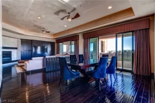 Photo #4: 2336057 Listing