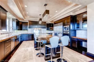 Photo #5: 2336057 Listing