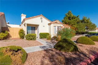 Photo #3: 2336058 Listing