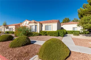 Photo #5: 2336058 Listing