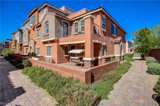 Photo #1: 2336090 Listing