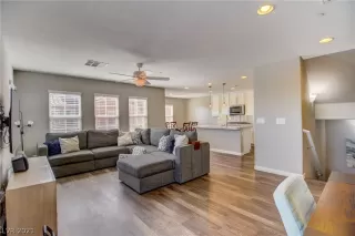 Photo #4: 2336090 Listing