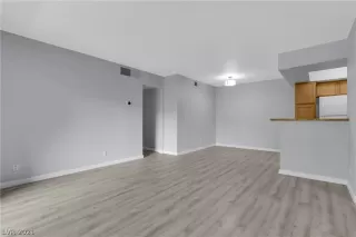 Photo #3: 2336098 Listing 