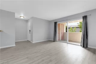 Photo #6: 2336098 Listing 