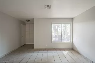 Photo #2: 2336178 Listing