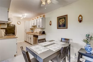 Photo #4: 2336187 Listing 