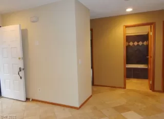 Photo #2: 2336222 Listing 