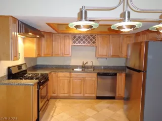 Photo #4: 2336222 Listing 