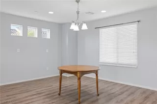 Photo #3: 2336279 Listing