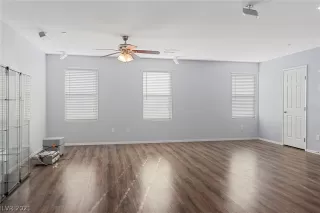 Photo #5: 2336279 Listing