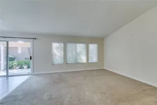 Photo #2: 2336295 Listing