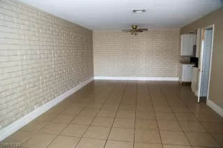 Photo #2: 2336335 Listing 