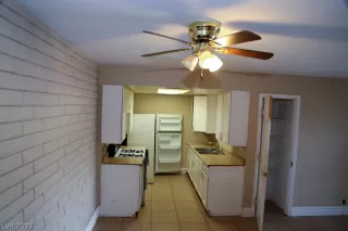 Photo #5: 2336335 Listing 