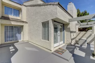 Photo #2: 2336345 Listing