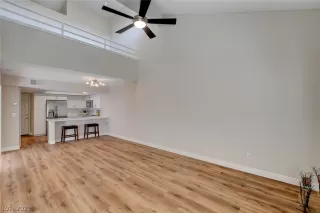 Photo #6: 2336345 Listing