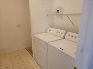 Photo #5: 2336357 Listing 