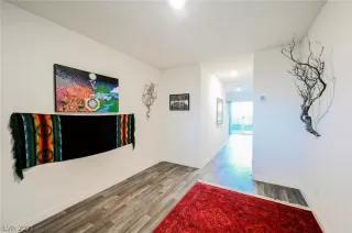 Photo #3: 2336386 Listing