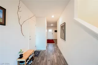 Photo #4: 2336386 Listing