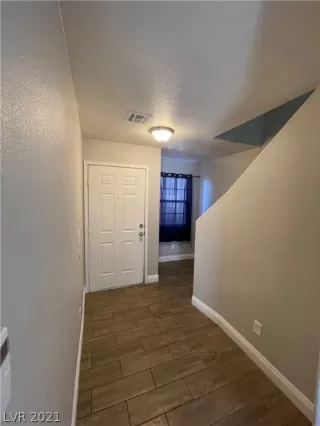 Photo #3: 2336393 Listing 