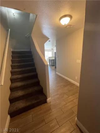 Photo #4: 2336393 Listing 