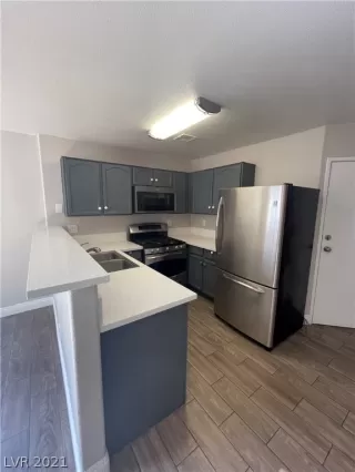 Photo #6: 2336393 Listing 