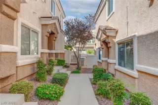 Photo #2: 2336395 Listing