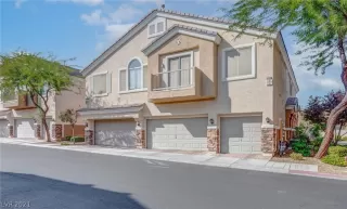 Photo #3: 2336395 Listing