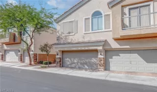 Photo #4: 2336395 Listing