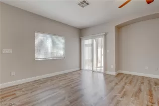 Photo #5: 2336395 Listing