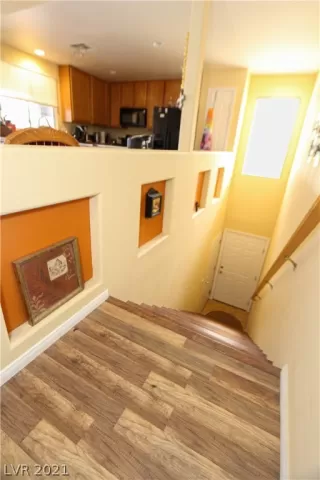 Photo #2: 2336406 Listing