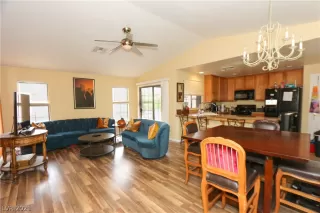 Photo #3: 2336406 Listing