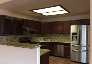 Photo #5: 2336436 Listing