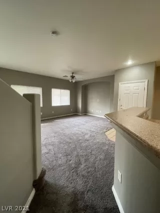 Photo #5: 2336476 Listing