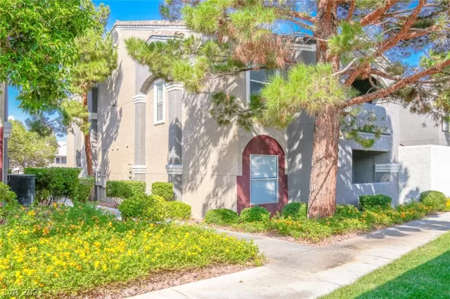 MLS: 2336479 Condo For Sale