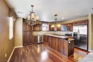 Photo #2: 2336481 Listing