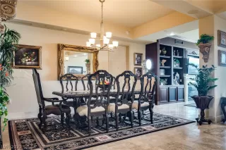 Photo #4: 2336483 Listing