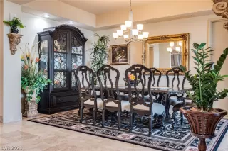 Photo #5: 2336483 Listing