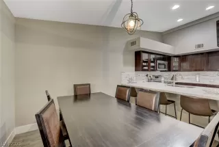 Photo #6: 2336494 Listing