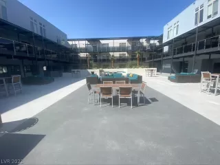 Photo #1: 2336523 Listing 