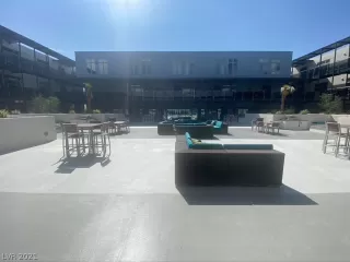 Photo #2: 2336523 Listing 