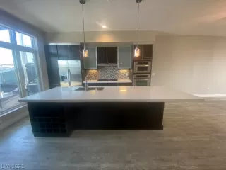 Photo #4: 2336523 Listing 