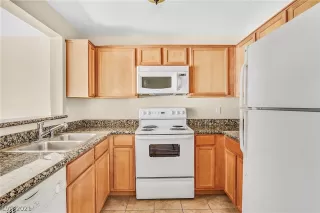 Photo #5: 2336554 Listing