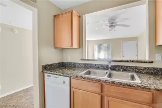 Photo #6: 2336554 Listing