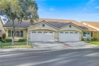 Photo #2: 2336556 Listing