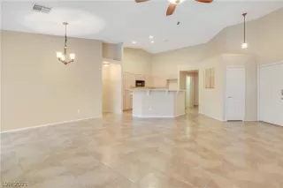 Photo #4: 2336556 Listing