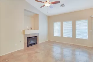 Photo #6: 2336556 Listing