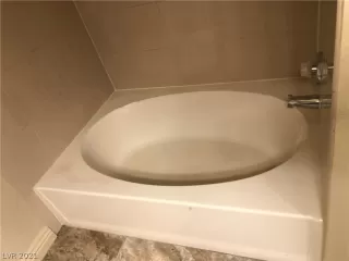 Photo #5: 2336571 Listing 